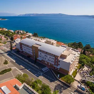 crikvenica-residence-apartments.primorje-gorskikotar.com/